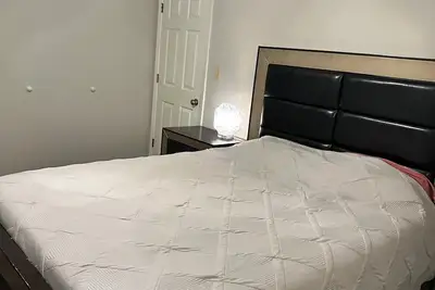 Image de 3-bedroom house in adorable Downtown Grovetown.