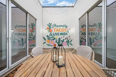Image de Eastside Austin Donut House Walkable to Everything