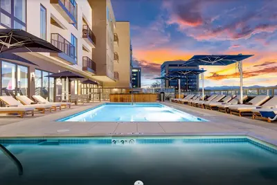 Luxury Penthouse w/ Rooftop Pool & 9ft Pool Table