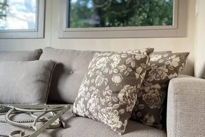 Image de Jolie Tiny House proche puy du fou, campagne à Cholet, piscine chauf. 2 à 4 pers