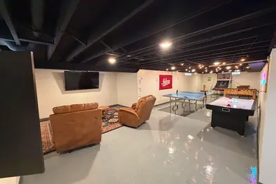 Image de Ultimate family stay w/ bunkbeds and game room, very quiet  with fenced backyard.