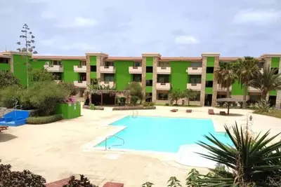 Image de Gemütliches Apartment mit Pool, Nähe Strand und Stadtzentrum by Interhome