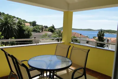 Image de Wohnung \"Niva 2\" mit Blick auf das Wasser by Interhome
