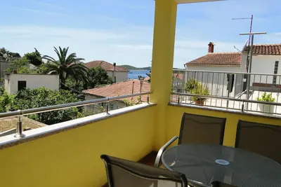 Image de Wohnung \"Niva 1\" mit Blick auf das Wasser by Interhome