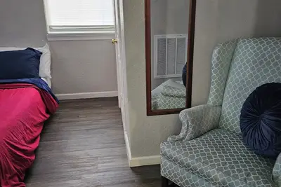 Image de Cozy, centrally located 1-bedroom apartment in Jacksonville