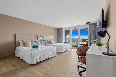 Modern Oceanview Studio @ Esj/2 queen beds