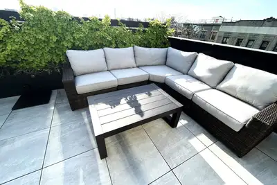 Image de 3br Penthouse with Private Patio and Washer/Dryer!