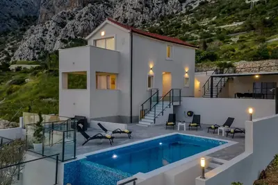 Image de „Villa No Stress“ mit Infinity-Pool by Interhome