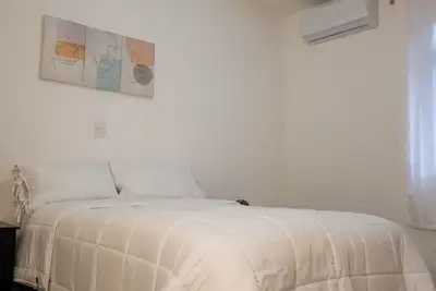 Image de Room Camino Real, with private parking, ideal for couples.