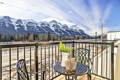 Image de 3br Rockies Haven Near Banff w/ Private Patio