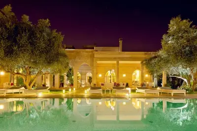 Image de Grandiose Villa, 5 Schlafzimmer in der Nähe des Zentrums. by Interhome