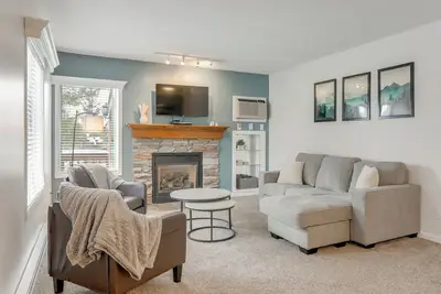 Image de Walk to Golf Course! Clymer Summer Escape w/ Deck