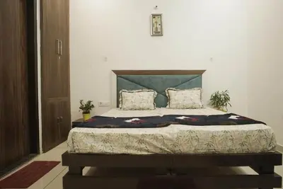 Image de Luxury townhome near Taj Mahal – 5 Min Drive, Fully Furnished /Rooftop garden
