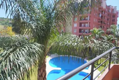Image de Bright apartment with terrace, swimming pool and parking | Up to 6 guests