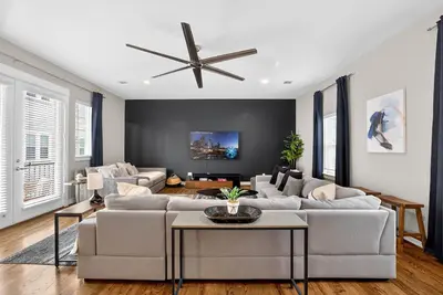 Image de Heights Home Nr Dt, Washington | Monitor Xbox Desk