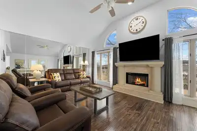 Image de Walk-In 3br| Kings + Recliners | Pointe Royale