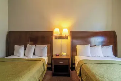 Image de 2 Queens Quiet & Affordable Stay Near I-555 with Parking and Nearby Attractions