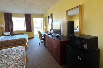 Image de Scenic Parks Gateway | Free Parking | Cave Tours & Waterfall Route Access