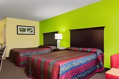 Image de Two Lodgings with Two Queen Beds near The Mint Gaming Hall Kentucky Downs