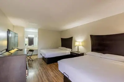 Image de 2 Rooms w/ Free Breakfast & Parking | Pet-Friendly Beeville Stay