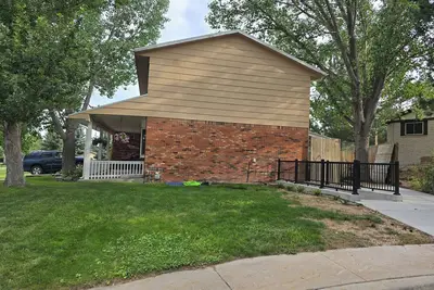 Image de Cozy 2-bedroom  basement apartment in a quiet Cheyenne neighborhood.