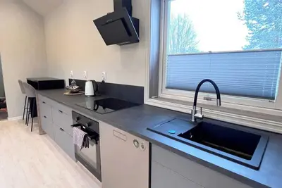 Image de Scandinavian modern, cosy apartment. Strategic location for travelers. Garden.