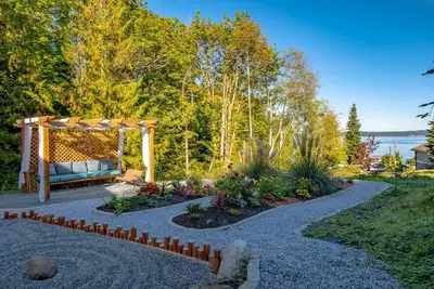 Image de Oceanview two bdrs suite close to trails, beach, restaurants, charming Chemainus