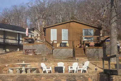 Image de Cozy comfort, dockside days, and sunsets just outside your door.