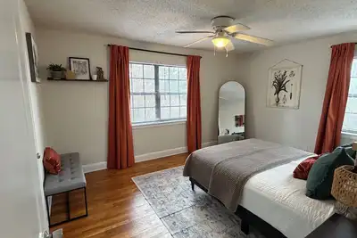 Image de Cozy 2 Br Close to Masters & Downtown!