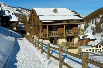 Image de Demi Chalet de standing 95 m2, ski aux pieds, vue panoramique, piscine couverte
