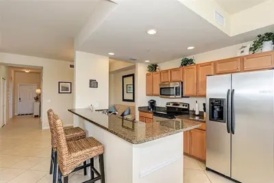 Image de Lovely Lakeview and Golf Couse Condo