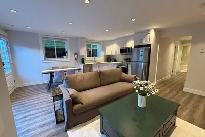 Image de New & Cozy 2 Bedroom Home Near Parks + Transit