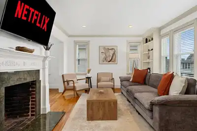 Image de Spacious 4br2ba with 4 Private Parking spots! Near Boston Harvard Mit Tufts