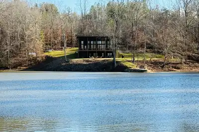 Image de Eagles’ Haven | Private Luxury Retreat Overlooking a Serene Pond