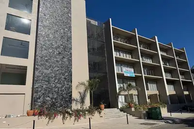 Image de Elegant 2br Marina-view condo