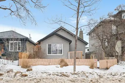 Image de 5 Mins Walk to Royal Alex, Lrt, Com. W Stadium & Dt! Family-Sized Entire House.