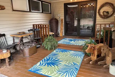 Image de Beautiful lake house, 3br-3bt- 20 min airport, 30 min stadium-south Atlanta