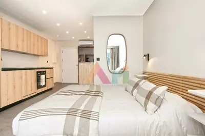 Image de Studio Élégant en Bord de Plage à Anse Marcel