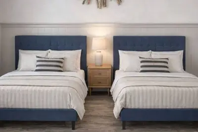 Image de Luxurious house downtown Moncton - Sleeps 14- walking distance Avenir Center