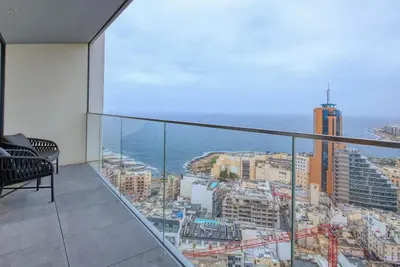 Image de Luxury Living with Pool in Mercury Tower