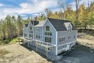 Image de Spacious Luxury Home, Privacy & Stunning Mountain Views