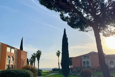 T2 Cabine aperçu Mer à – 100 m de la plage
