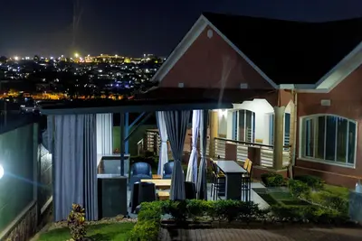 Image de Fabulous 4bdr villa with a jacuzzi in exciting Kigali Kimironko for your getaway