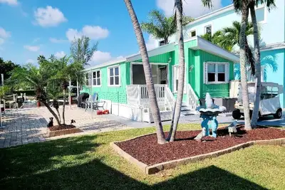 Image de Cozy 1-bedroom cottage in gorgeous Jensen Beach gated community