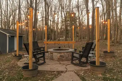 Image de Private & Pet Friendly | Hot Tub~Fire Pit~Sunroom