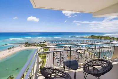 Image de @ Marbella Lane - Luxe 2br w/ Panoramic Ocean View