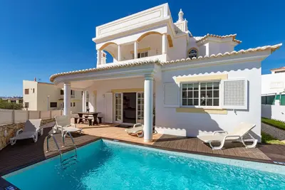 Image de Villa Cecília avec 3 chambres et proche d'Albufeira