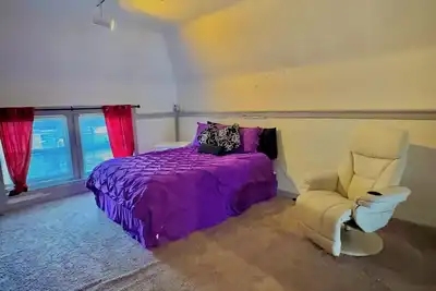 Image de Modern 2-Bed Apartment with Kitchen & Living Room