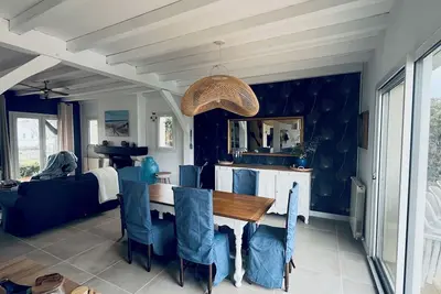 Image de Grande villa à l’ambiance marine à 20 mn des plages et des lacs! Idéal familles