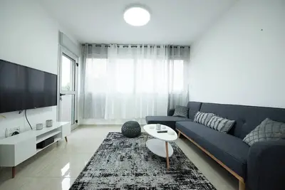 Image de Port City-German Colony 2 Bdrms W/Balcony+Mamad #1